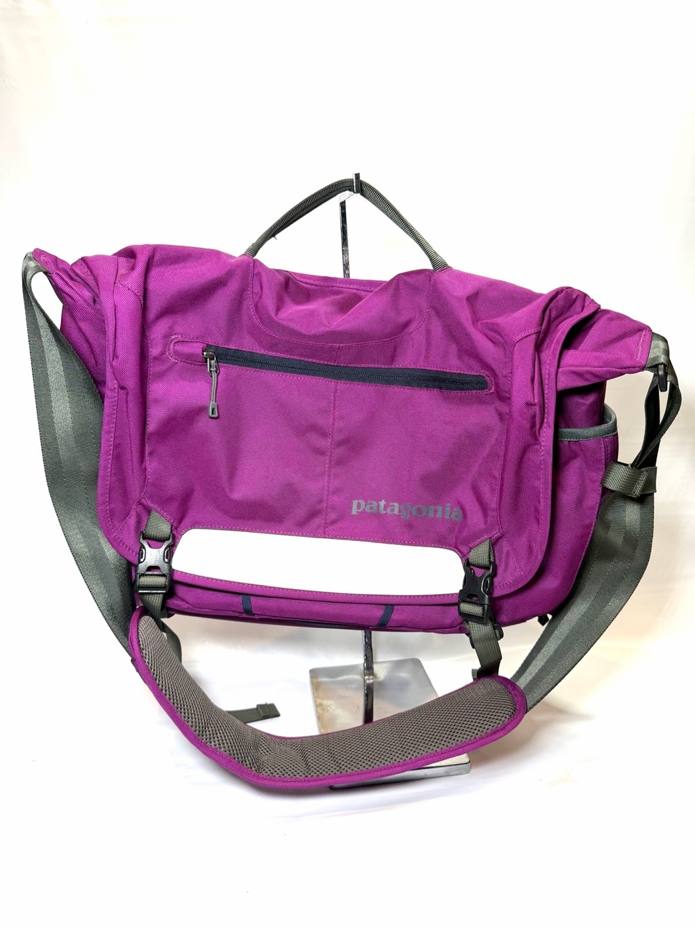 Patagonia Purple Messenger Diaper Bag - Lightweight Everyday Crossbody